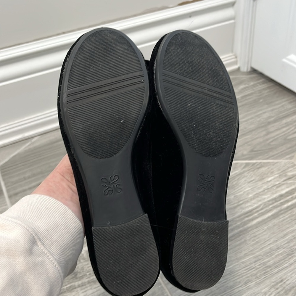 Simply Vera Black Velvet Flats with Embellished Bow - Picture 7 of 7